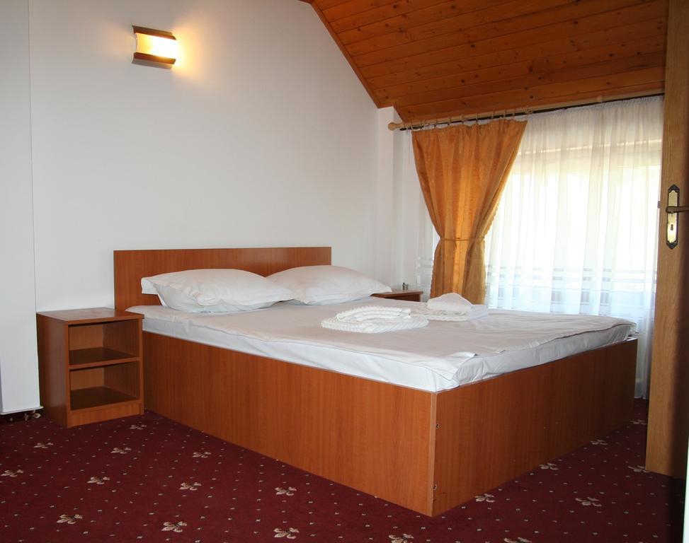 Motel Casa Olteneasca Ramnicu Valcea Ruang foto